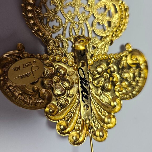 *Sale* Jane gold tone angle brooch - Picture 5 of 11